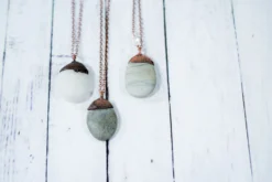 Beach pebble necklace | Raw stone necklace