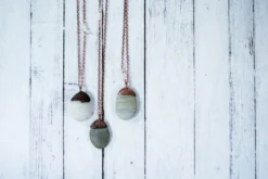 Beach pebble necklace | Raw stone necklace